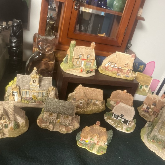 Lilliput lane houses with original stickers except one in excellent condition - Picture 3 of 4